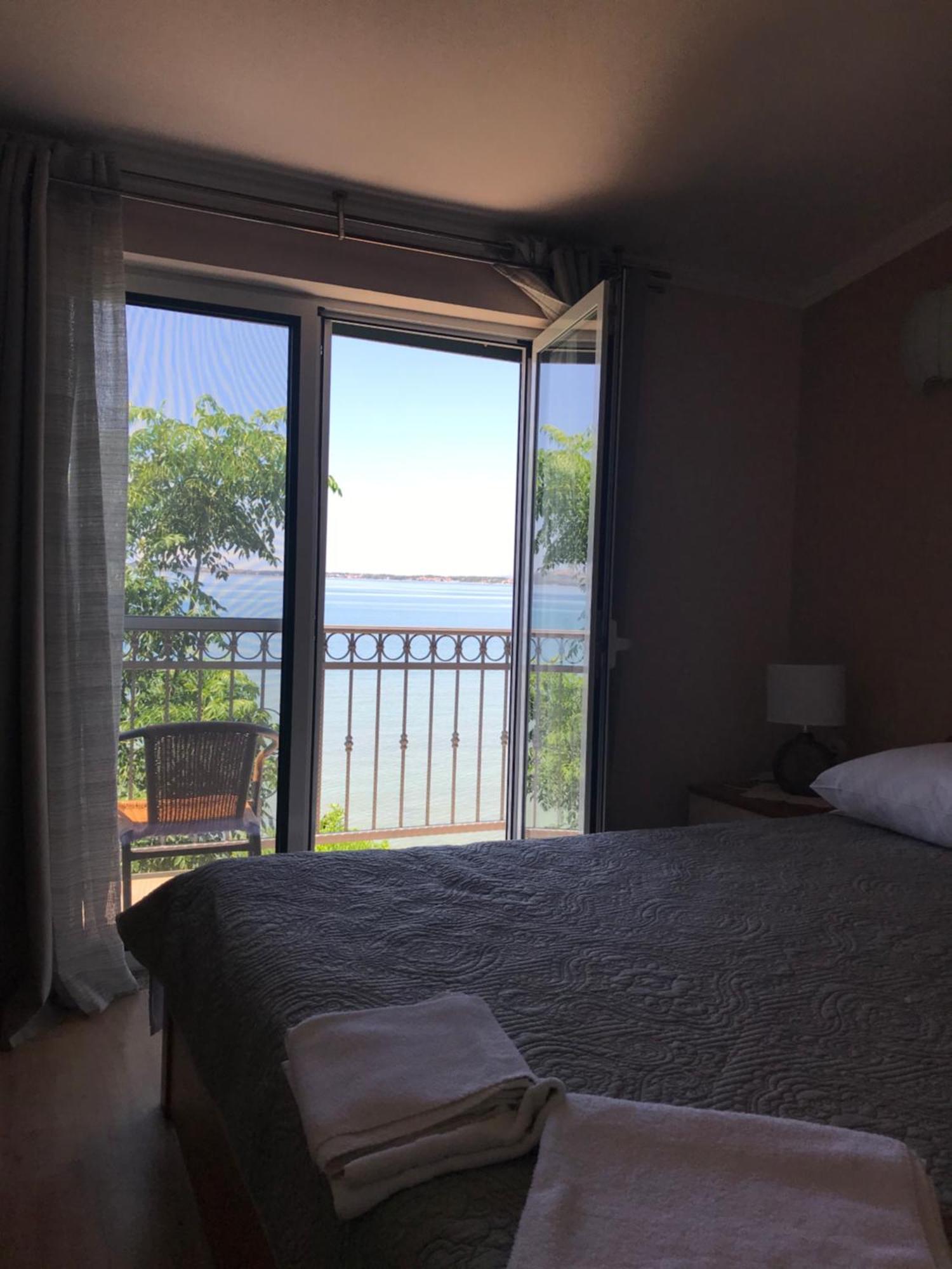 Apartment Valerija Привлака Стая снимка