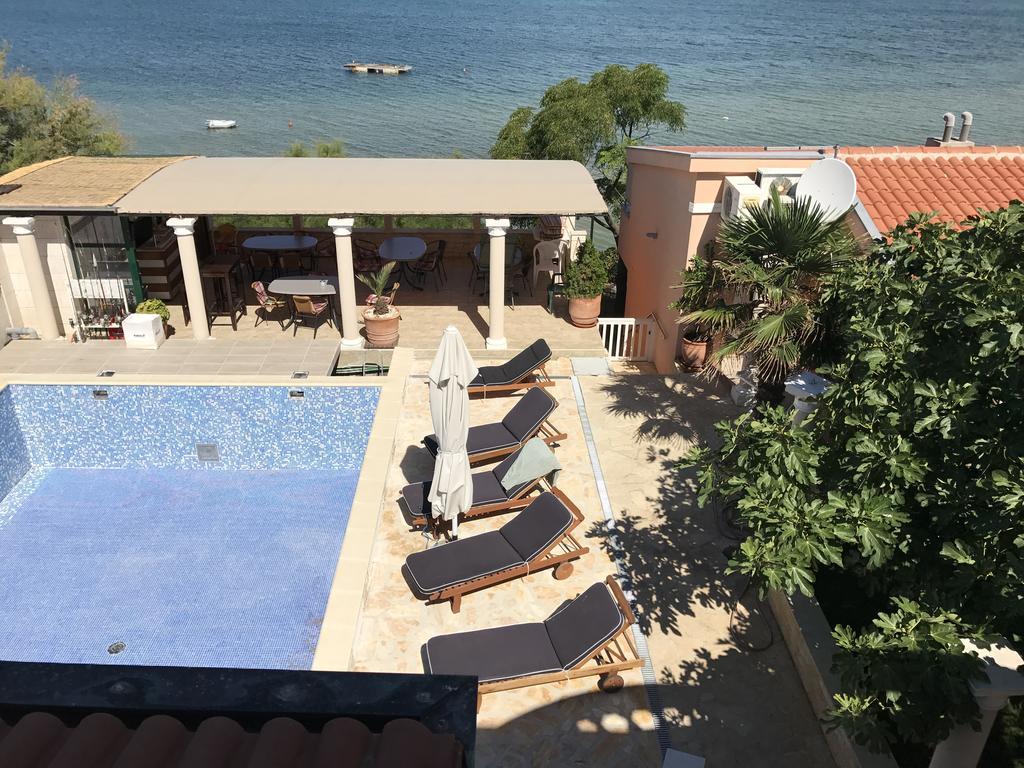 Apartment Valerija Привлака Екстериор снимка