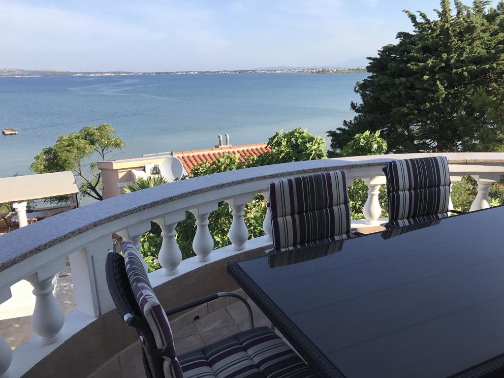 Apartment Valerija Привлака Екстериор снимка