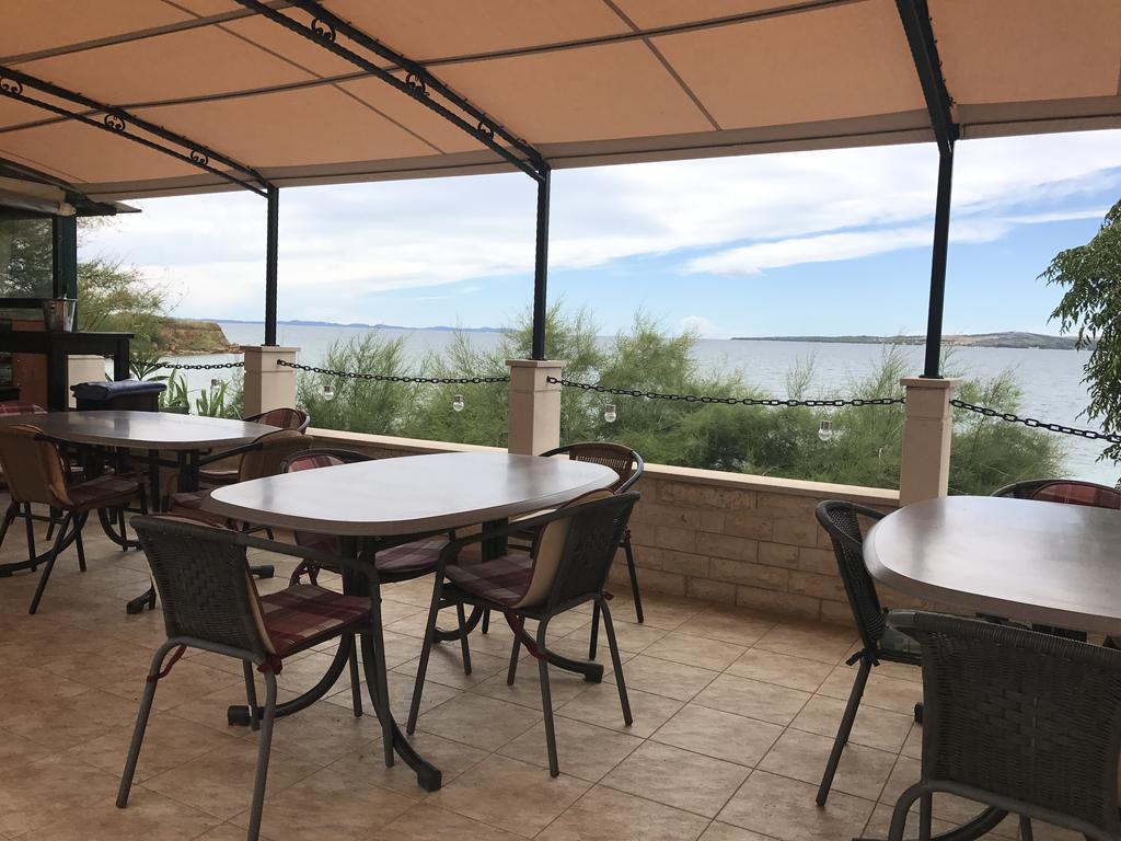Apartment Valerija Привлака Екстериор снимка